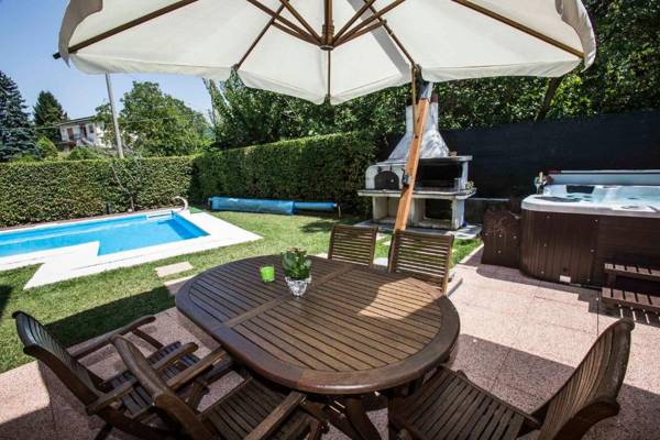 Laura's Holiday House on Como Lake