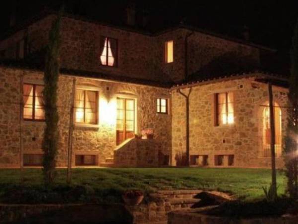 Spacious Cottage in Lucignano with Garden