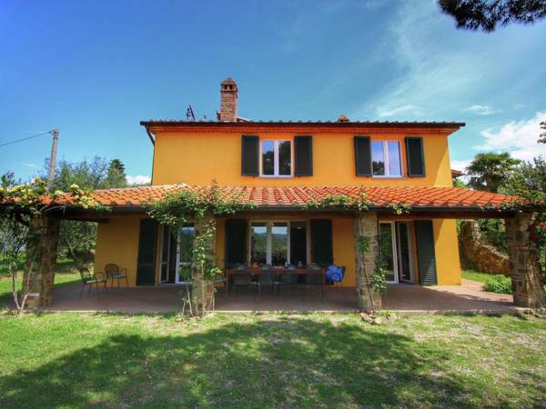 Quaint Villa in Lucignano Italy with Private Pool