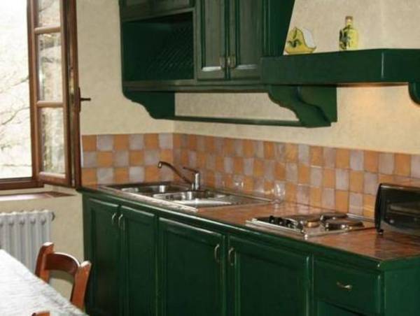 Cozy Farmhouse with Swimming Pool in Tuscany