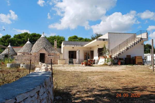 3 bedrooms house with enclosed garden and wifi at Locorotondo