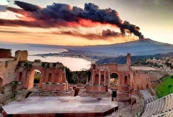 La Finestra sull'Etna