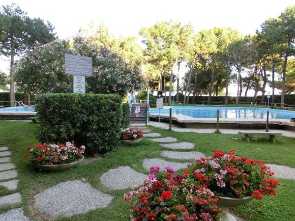 Cosy and bright residence with swimming pool with sea view