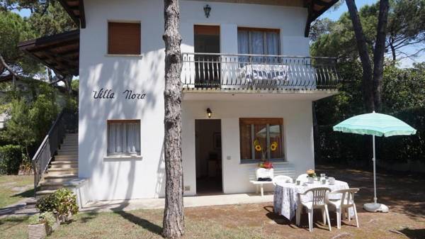 Beautiful three-room apartment on the first floor of a villa with garden