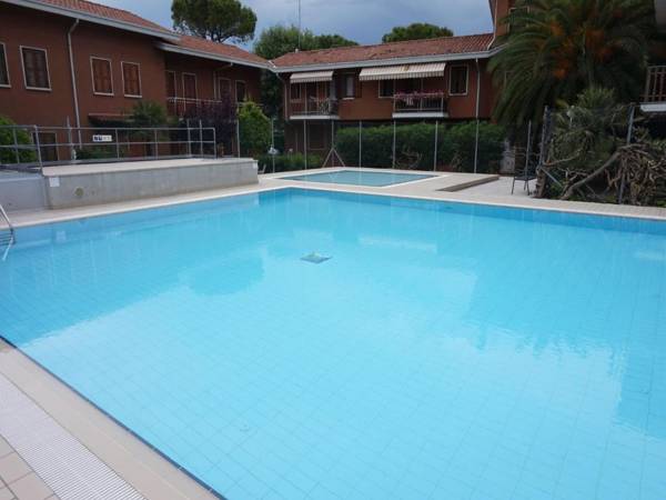 Fantastic villa on two floors with garden and swimming pool
