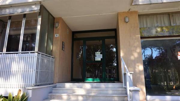 Spacious apartment with terrace in a quiet area in the centre of Lignano Pineta