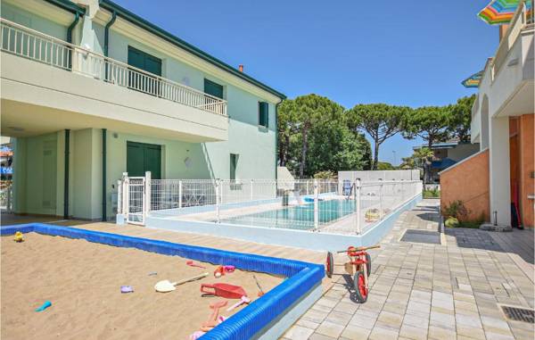 Nice apartment in JESOLO with Outdoor swimming pool WiFi and 2 Bedrooms