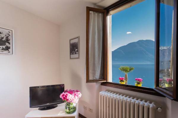 Family Lake Apartment by Rent All Como