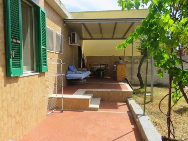 2 bedrooms villa at Spiaggiabella 50 m away from the beach with sea view and enclosed garden