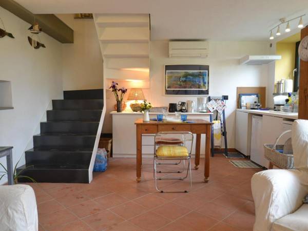 Cozy Holiday Home with Swimming Pool in Tuscany