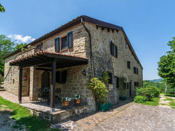 Chic Farmhouse with Hill View in Fratticiola Selvatica Italy