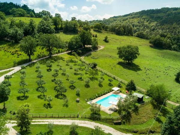 Chic Farmhouse with Hill View in Fratticiola Selvatica Italy