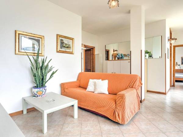 Spacious Apartment with Swimming Pool in Gravedona