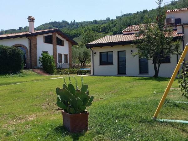 Apartment in a winery in the countryside with pool and breathtaking view