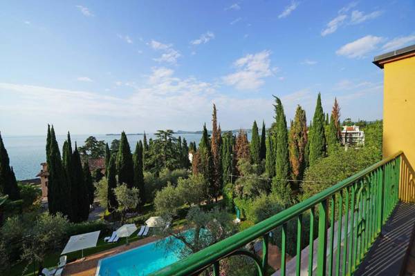 Villa Vibe Luce beautiful period villa with private pool and lake view