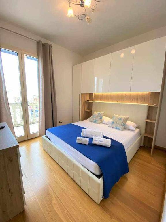 Appartamento vista mare con doccia saunaidromassaggio