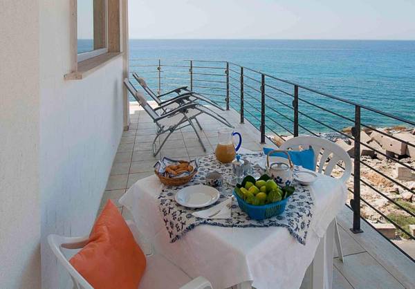 Apartment overlooking the sea with a view of old Gallipoli and the whole bay