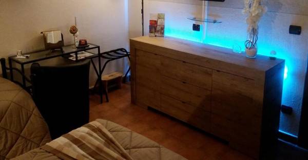 Villa Laura Rooms & Pool