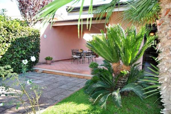 VILLA LENA 100 mt dal mare tra Terracina e Sperlonga