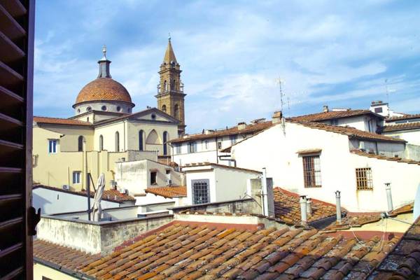 Lovely Apt 3min Walk to Ponte Vecchio