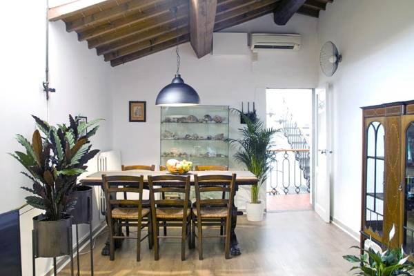 Lovely Apt 3min Walk to Ponte Vecchio