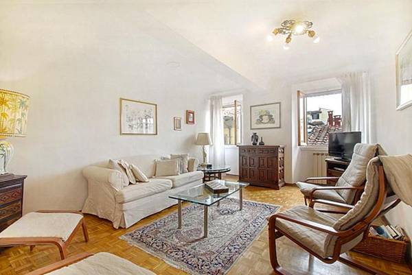 Solaris Cozy Luminous Apartment In The Downtown