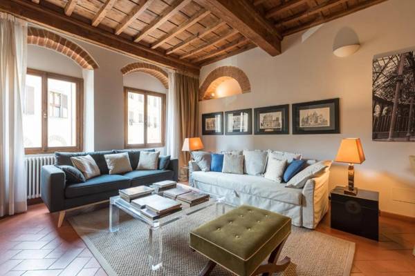 HEART OF FLORENCE Pitti 2 Bed-Apartment! hosted by Sweetstay
