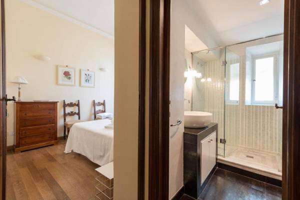 CHARMING 2BED APARTMENT overlooking DUOMO-hosted by Sweetstay