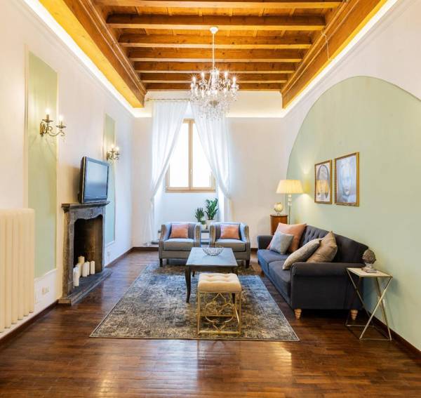 NEW - A Florence Palace - 4 bedroom apartment AC