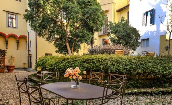 Dragomanni Apartment with Garden