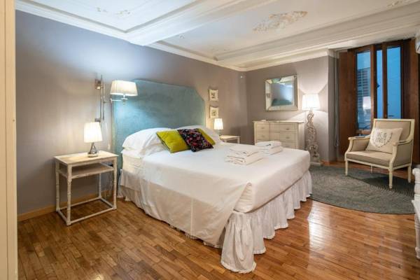 Uffizi Romantic Flat