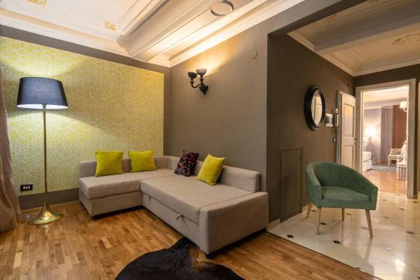 Uffizi Romantic Flat