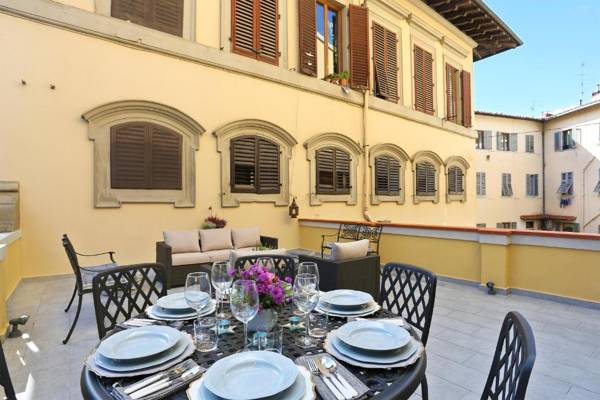DESIGN APARTMENT in the heart of Florence-hosted by Sweetstay
