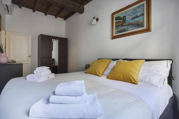 OLTRARNO Modern Apartment in Florence-hosted by Sweetstay