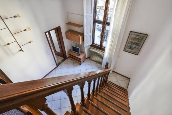 SANTA MARIA NOVELLA Bright and Modern Apartment-hosted by Sweetstay