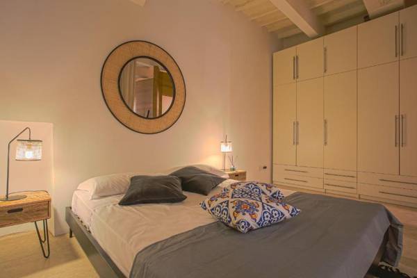 SantoSpirito Little Gem-Hosted by Sweetstay