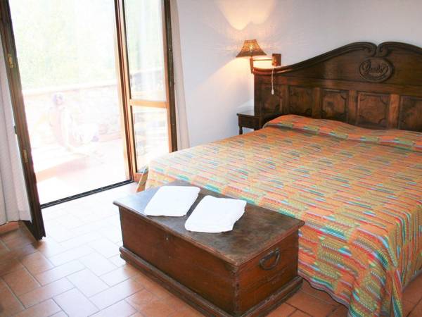 Attractive Holiday Home in Ficulle with Whirlpool