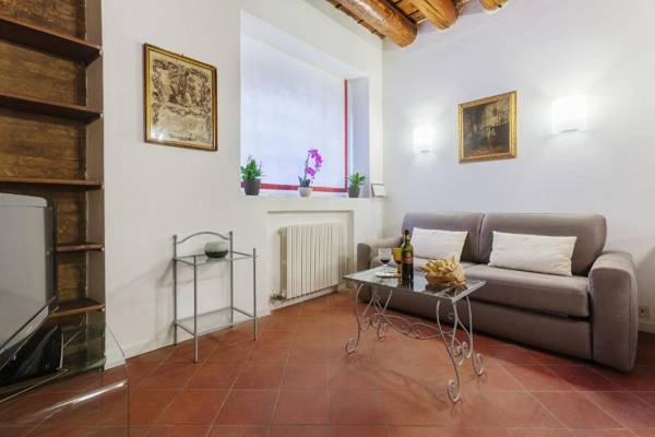 Center ZTL Lovely Apartment