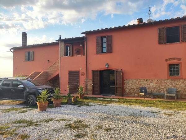 Porzione di casolare con vista sulle splendide colline Toscane