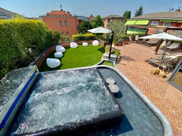 Admiral Hotel Villa Erme