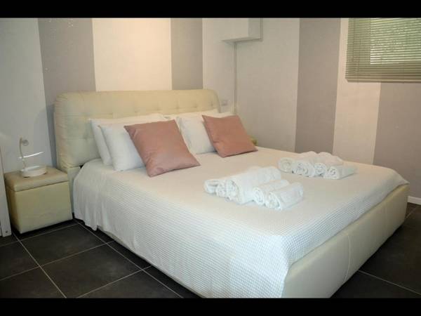 Ground floor near beaches and town center