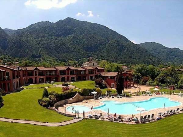 Amazing Apartment in Idro with Shared Pool