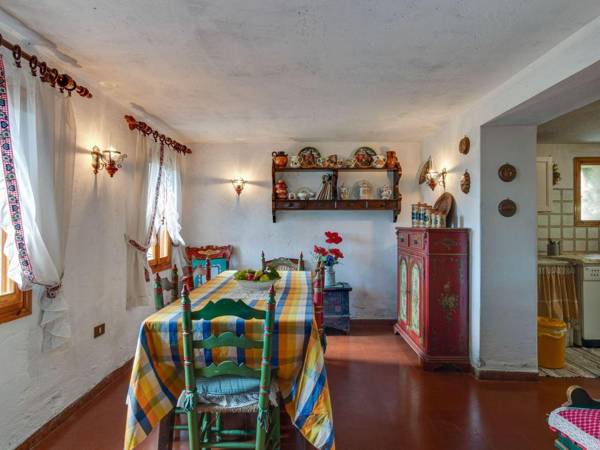 Cozy detached house wide garden wifi