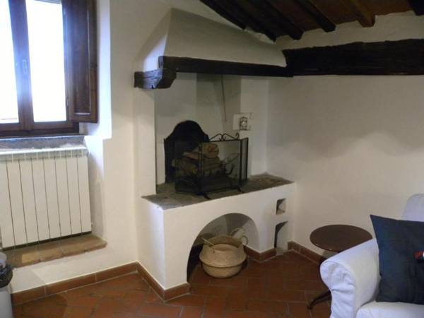 Rustic cozy and quaint 1 bedroom apartment in the Heart of Cortona