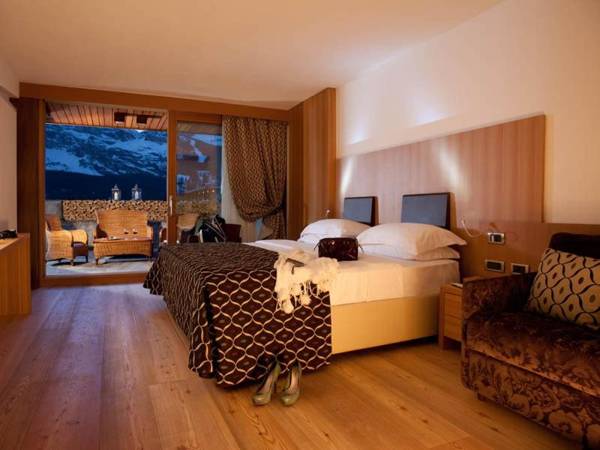 Hotel Alaska Cortina