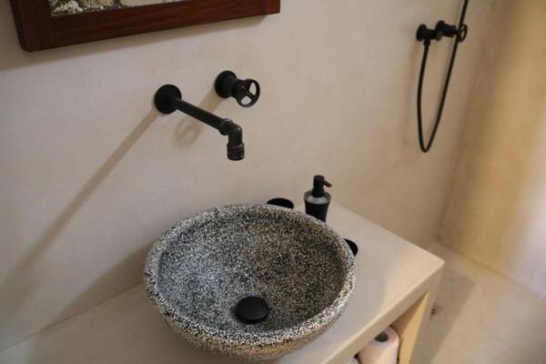 TRULLI ALLA CONTRORA