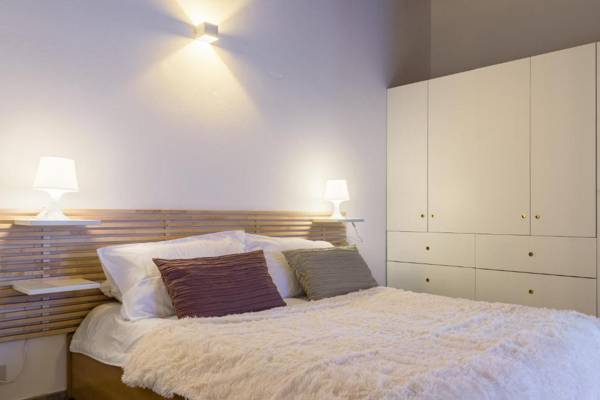 Moma1 - by MyHomeInComo