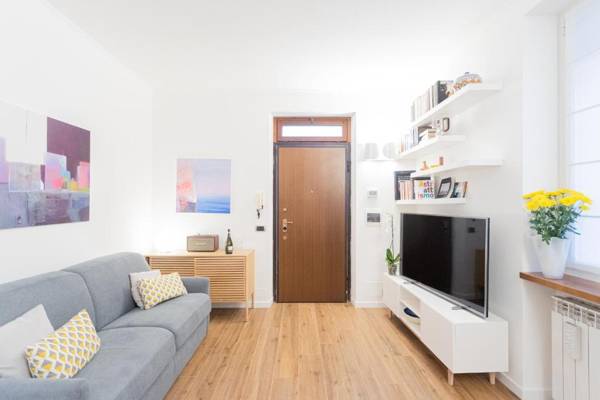 RosArt House by Rent All Como