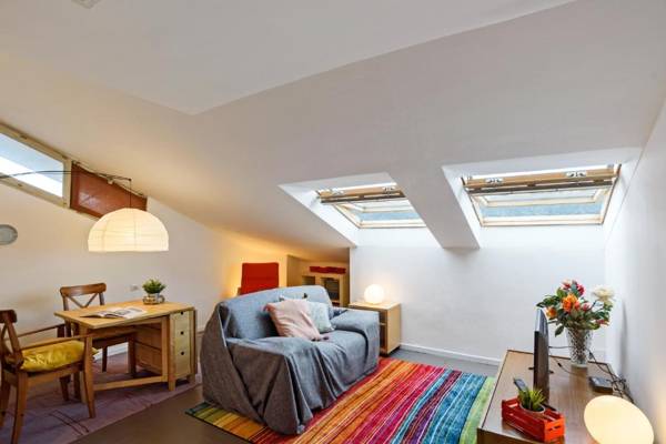 Bright attic under the sky of Como! Close to City Center and to services