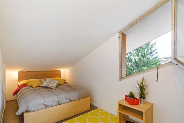 Bright attic under the sky of Como! Close to City Center and to services